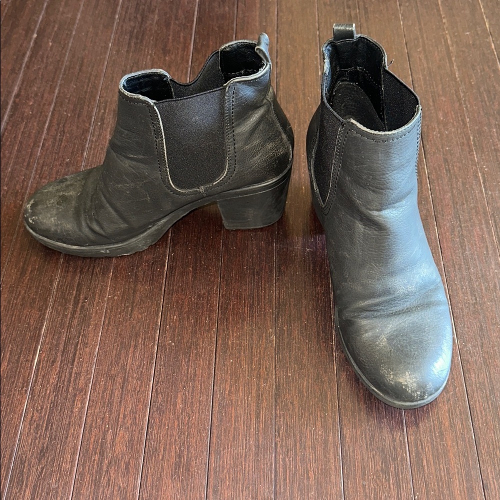 Chic Black Leather Ankle Boots